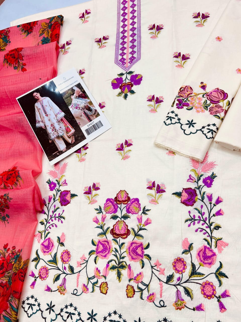 ZARA SHAHJAHAN LAWN  WITH  DIGITAL Diamond DUPATTA Floral Embroidered Lawn Suit with Pink Dupatta