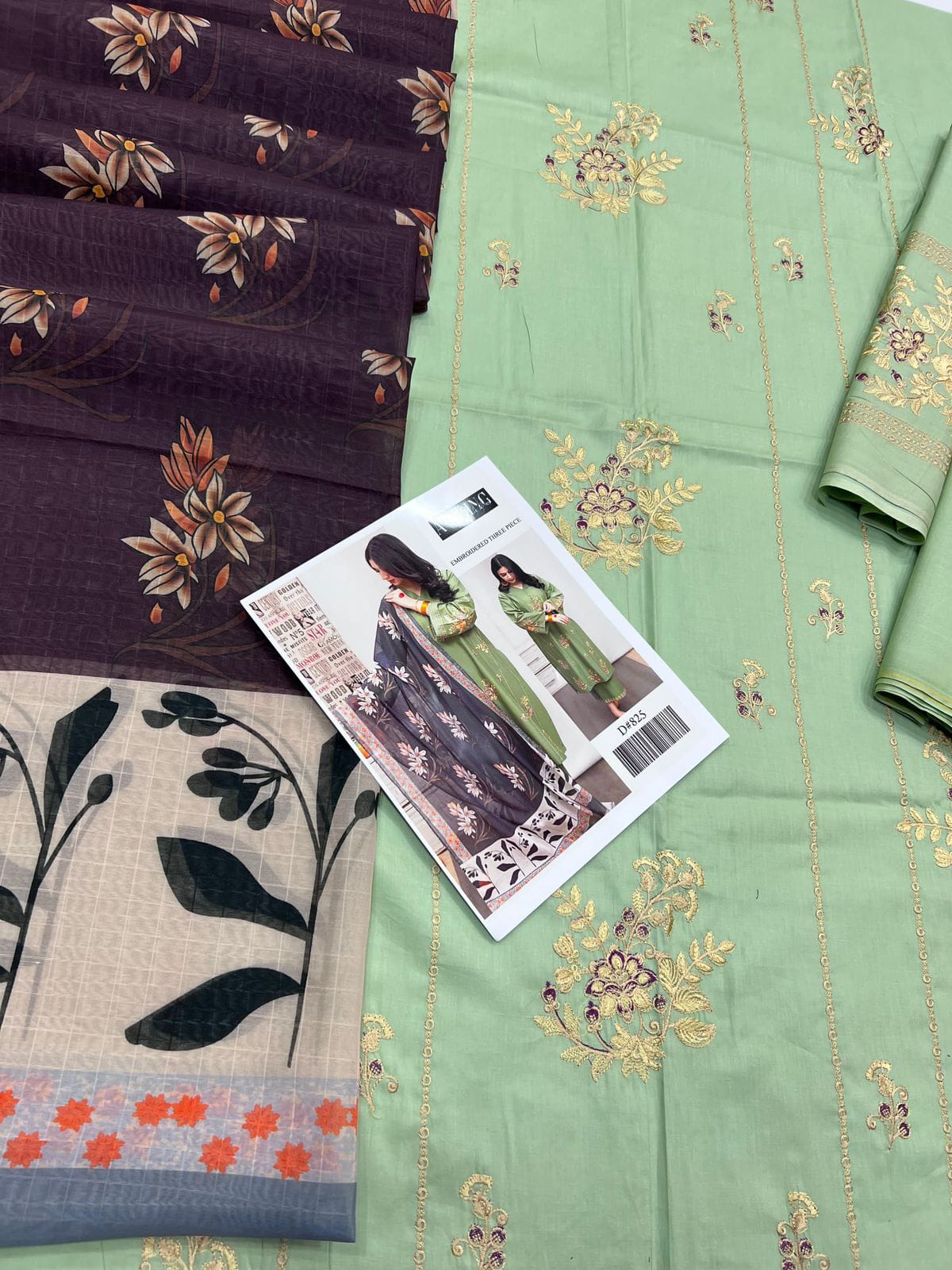 ASLING LAWN  WITH  DIGITAL Diamond DUPATTA Tree Piece Suit unstitched