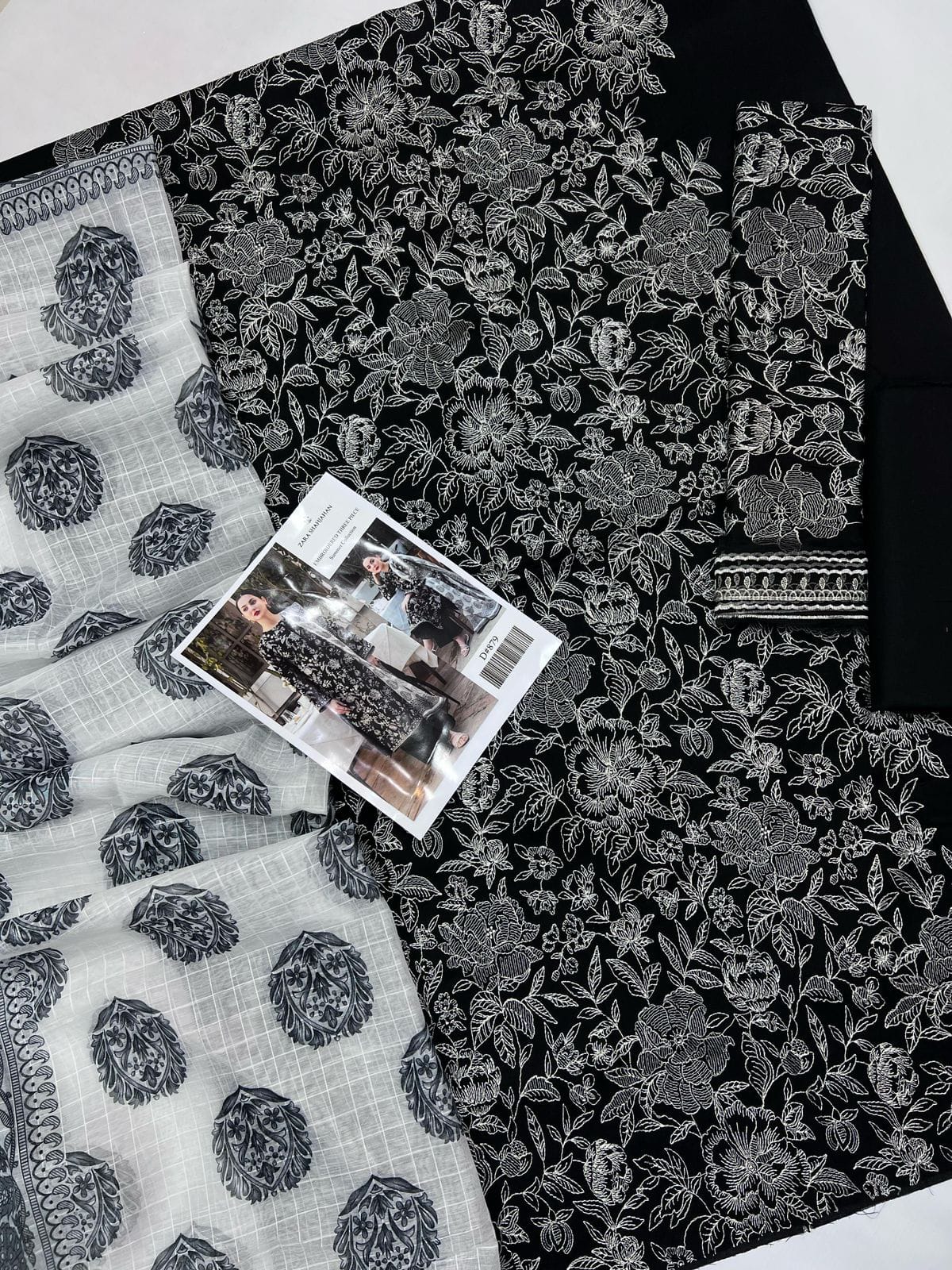 Zara Shahjahan – Embroidered Lawn Three-Piece Suit (D#879) – Summer Collection