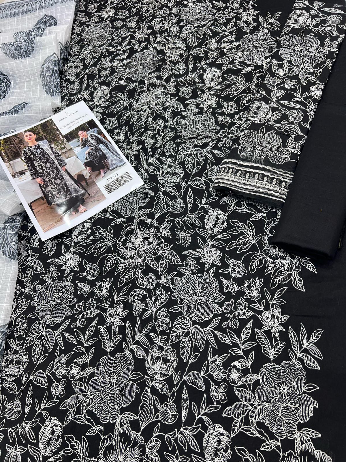 Zara Shahjahan – Embroidered Lawn Three-Piece Suit (D#879) – Summer Collection